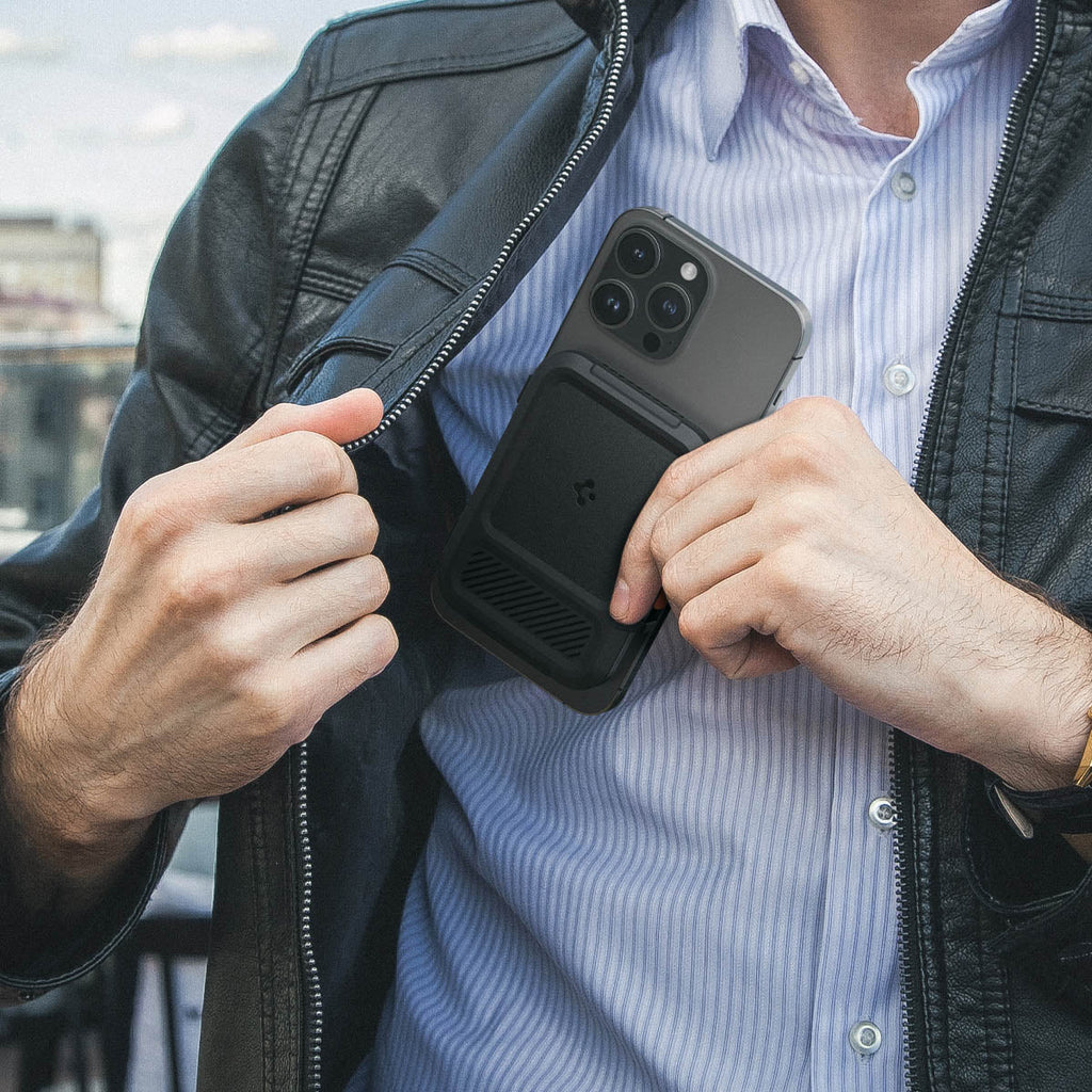 Spigen MagSafe Card Holder – Lock Fit (MagFit)
