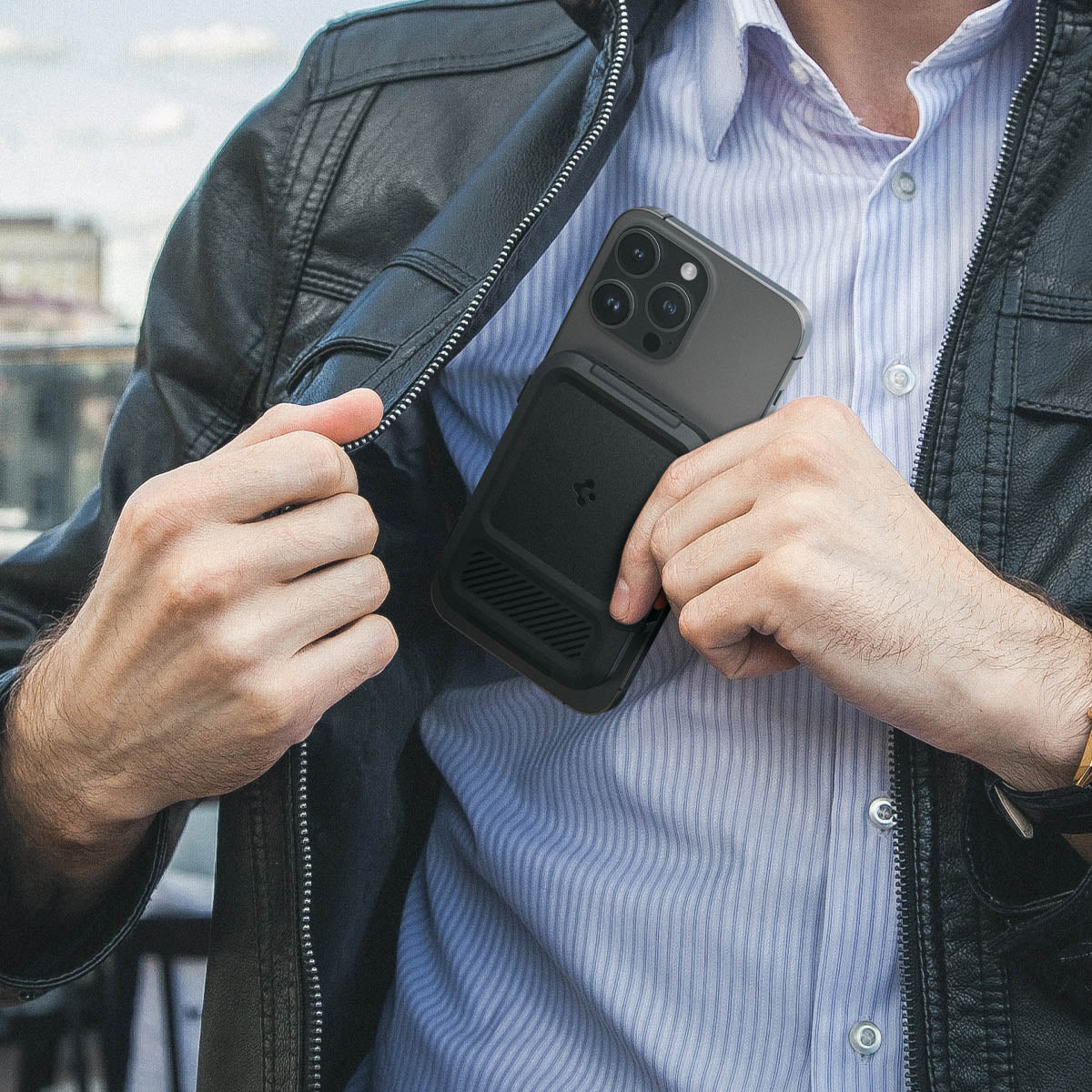 Spigen MagSafe Card Holder – Lock Fit (MagFit)